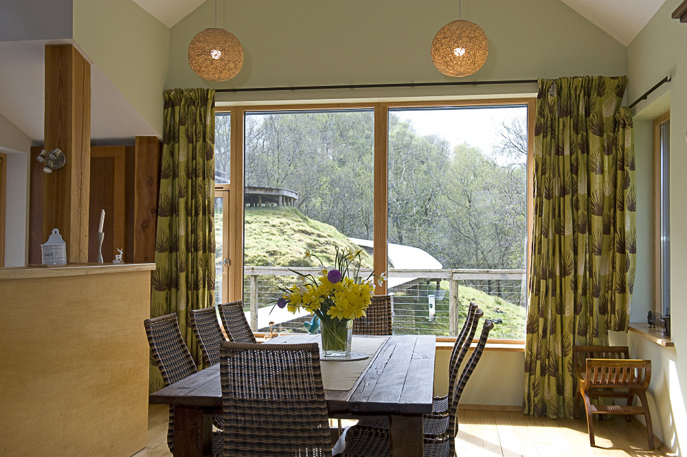 dining area, Sithean - environmentally sensitively constructed, high quality Self-catering holiday accommodation. Glen Lonan, Taynuilt, near Oban, Argyll, Scottish highlands, Scotland 

C180507NF5D0046-10S0